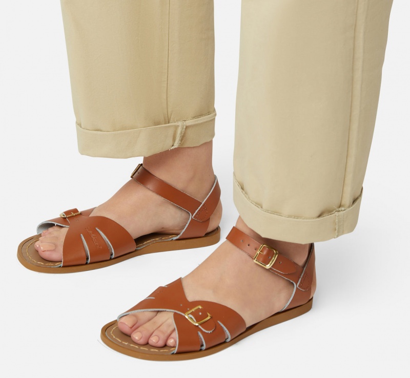 Women's Salt Water Classic Sandals Brown | 54AICGMOB