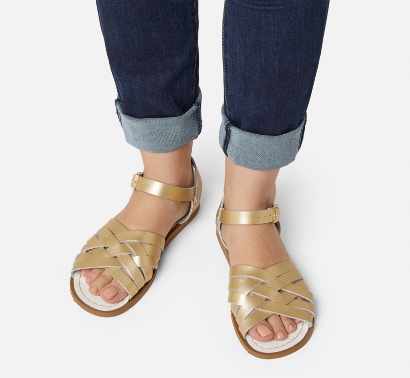 Women's Salt Water Retro Sandals Gold | 98YDHNWVU