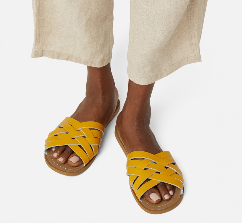 Women's Salt Water Retro Sandals Mustard | 89OQSRAMH