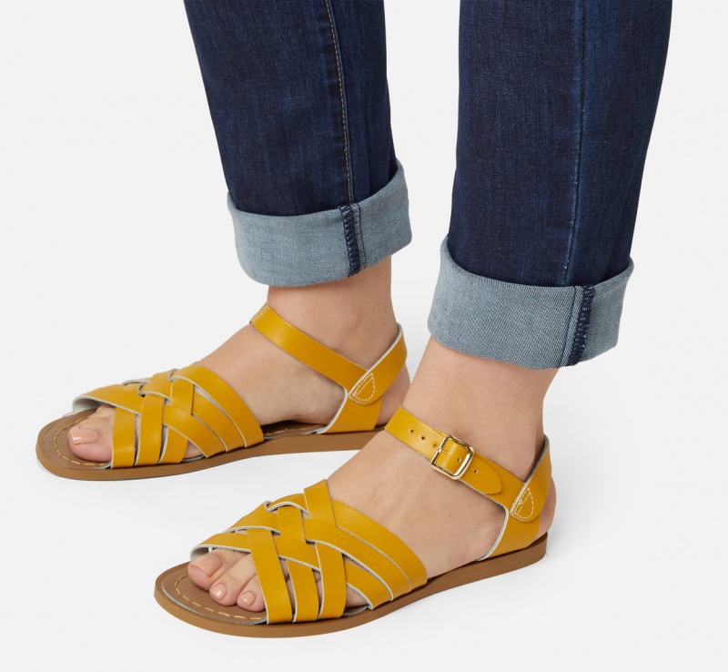 Women's Salt Water Retro Sandals Mustard | 94BMUALEK